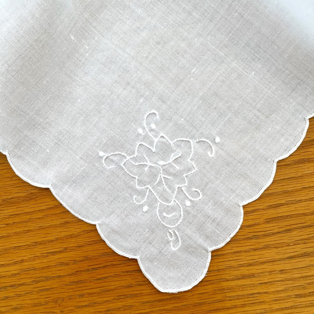 EMBROIDERED NAPKINS